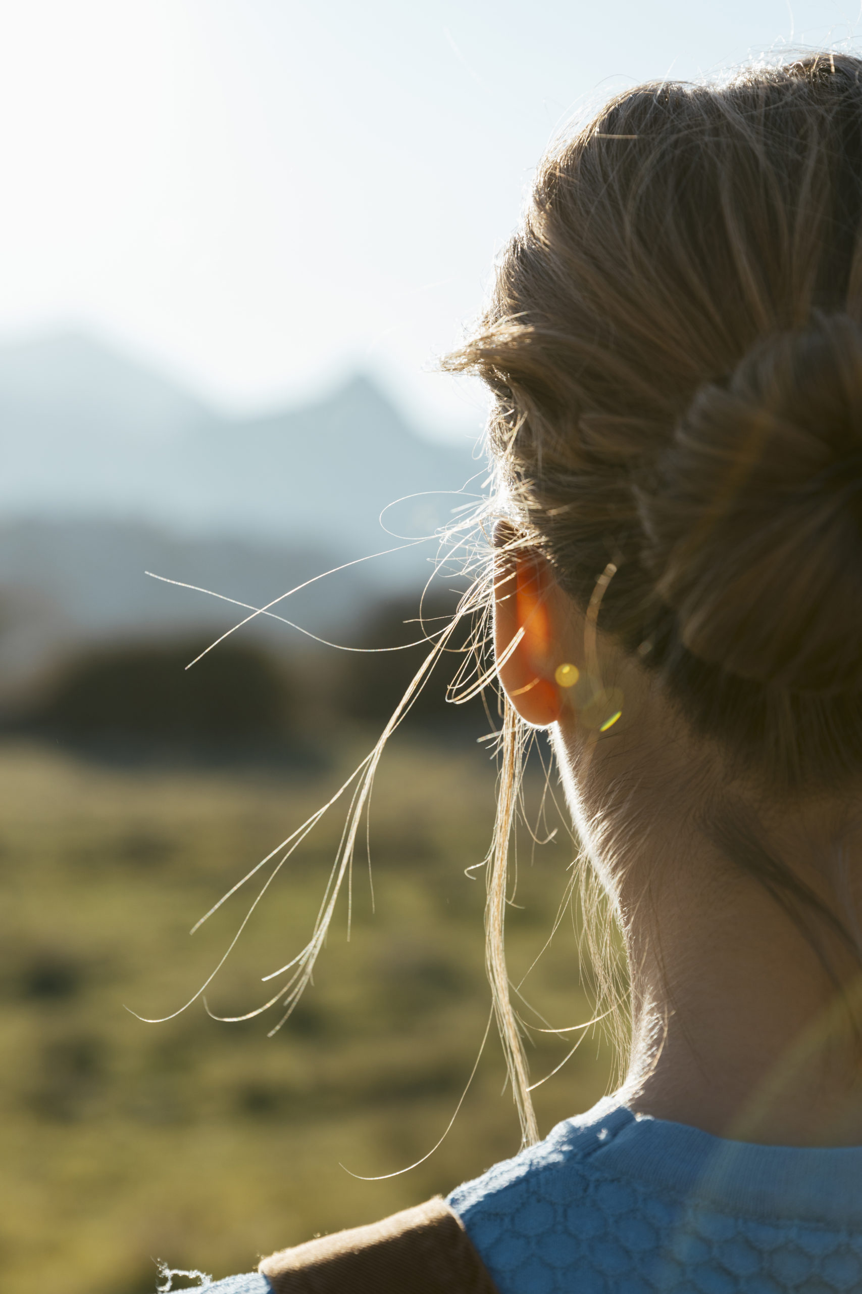 young-woman-from-facing-sun